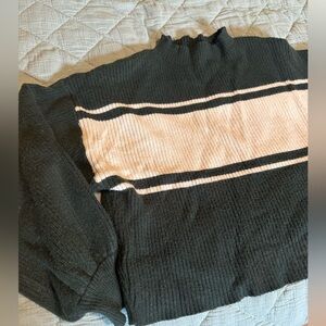 Chunky Knit Mock Neck Cropped Sweater | women’s size large